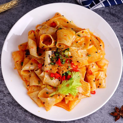 A Kuan Red Oil (Sour & Spicy) Broad Noodle Family Pack 阿宽红油面皮 420g (105g x 4)